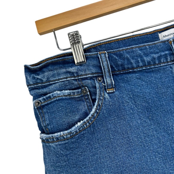 Abercrombie & Fitch The Mom High Rise Straight Leg Jean Size 16S Medium Blue - Picture 8 of 14